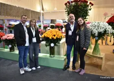 Joel Pabon of Grupo Passion, Luisa Aldana and Pedro Requena of Continental breeding and Andrea Acosta of Grupo Passion, with Summerlight in the middle.